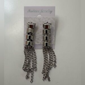 Silver Dangling Chain Earings OS